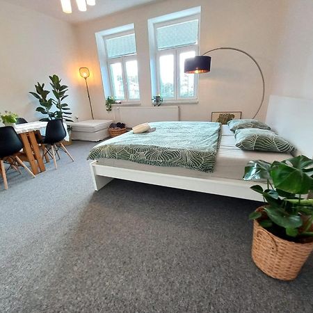 Lp 1926 Aneb U Nas Doma Apartment Zlin Luaran gambar