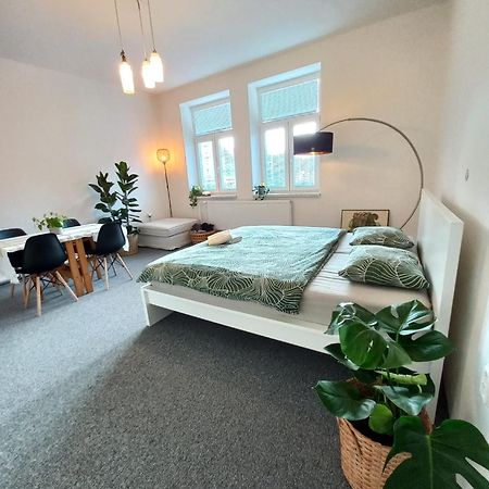 Lp 1926 Aneb U Nas Doma Apartment Zlin Luaran gambar